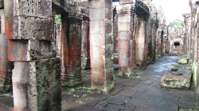hall of dancers