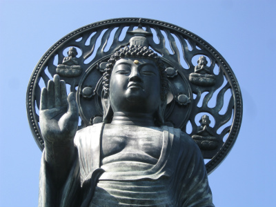 啧