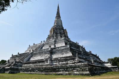 Wat Phu Khao Thong