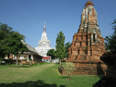 Wat Phu Khao Thong