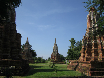 Wat Phu Khao Thong