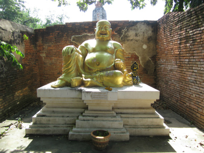 Wat Phu Khao Thong